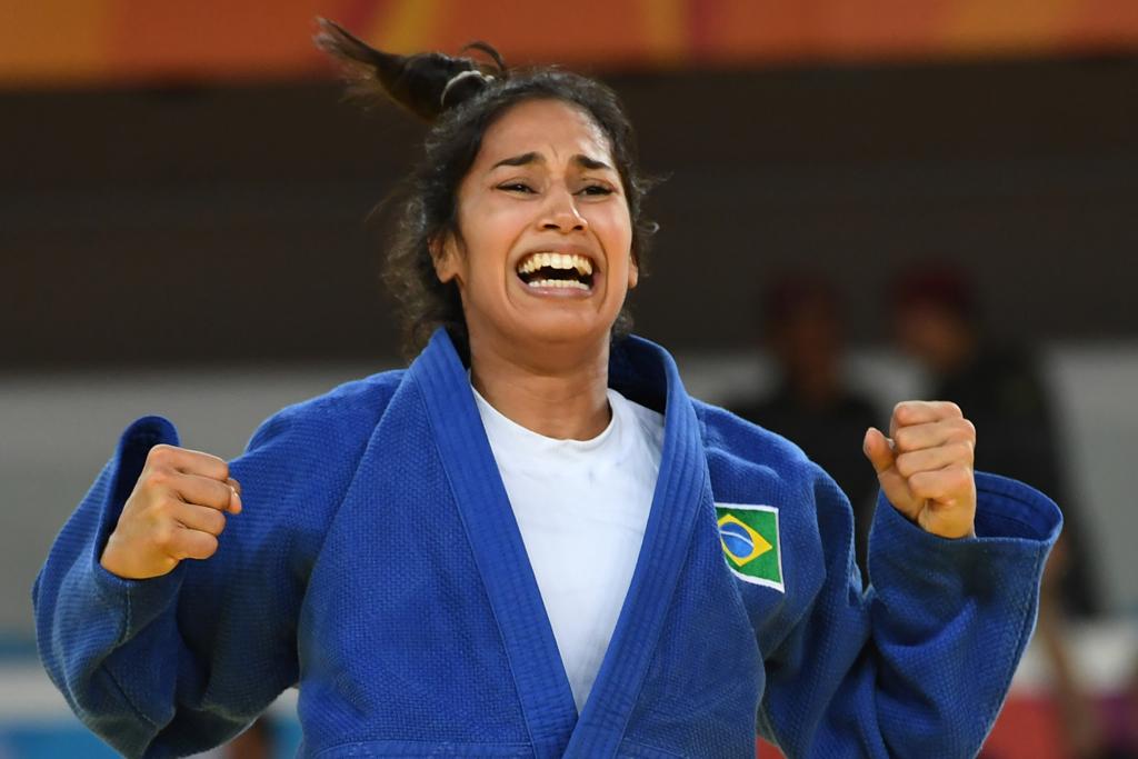 Mariana Silva comemora vitória contra judoca israelense: brasileira lutará às semifinais ainda nesta terça-feira (9) | TOSHIFUMI KITAMURA/AFP