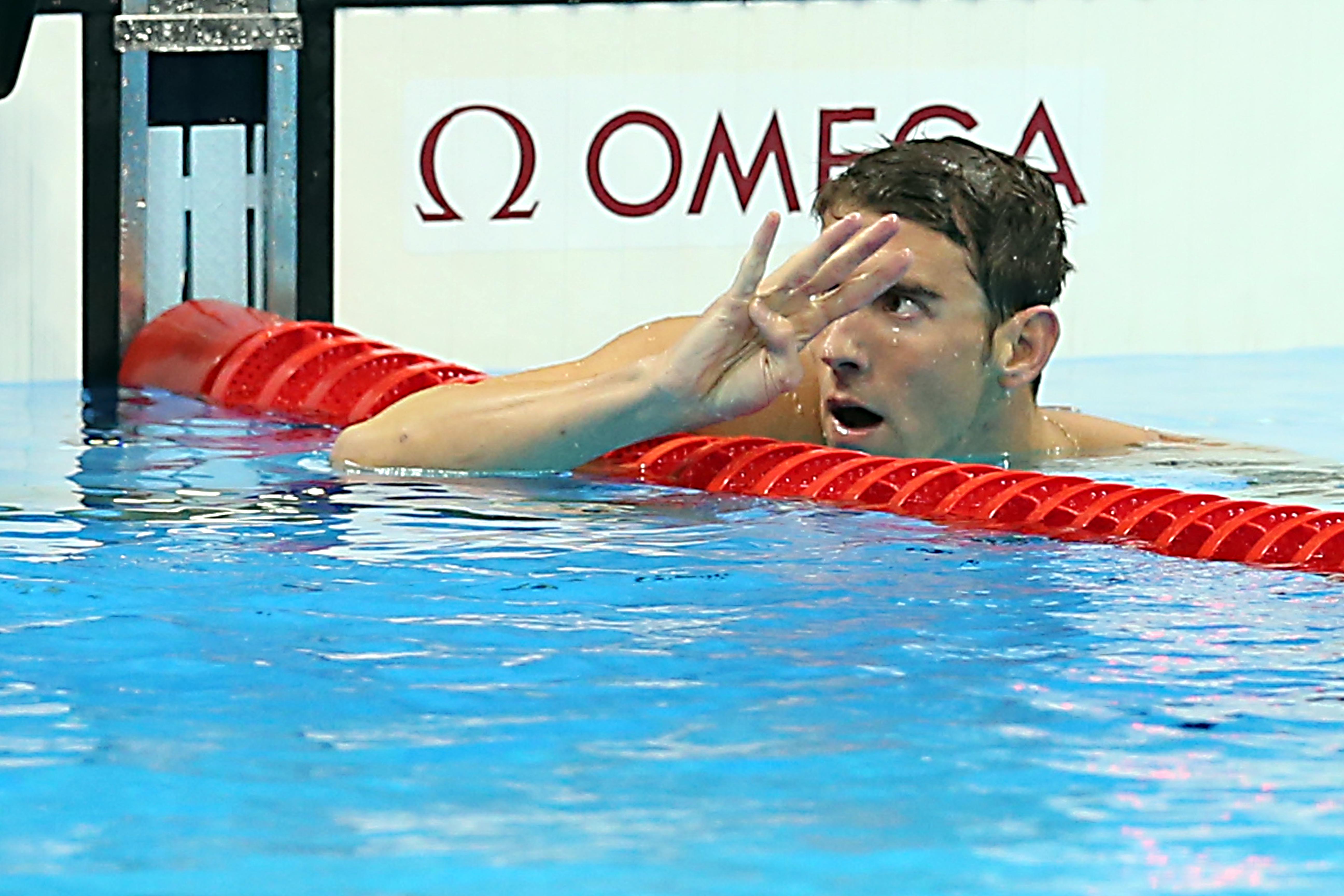 Phelps comemora após a vitória nos 200 medley. Quatro ouros no Rio para o fenômeno da natação | Albari Rosa/Gazeta do Povo