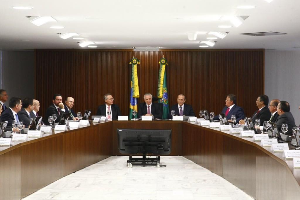 Reunião de governadores com o presidente interino, Michel Temer, selou o acordo no dia 29 de junho | Reprodução/Twitter