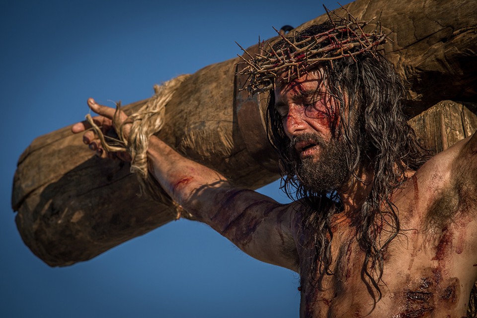 Rodrigo Santoro na cena da crucificação em “Ben-Hur” | Divulgação/
