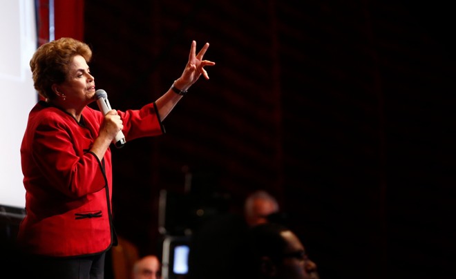 A presidente afastada discursou por cerca de quarenta minutos no Circo da Democracia | Daniel Castellano/Gazeta do Povo