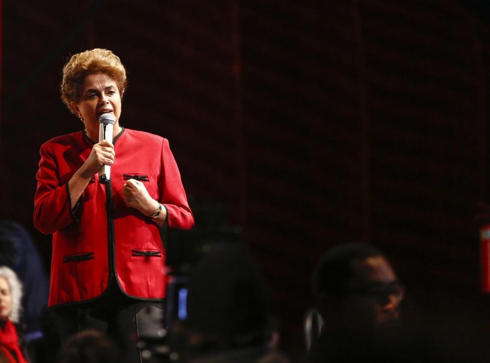 Dilma esteve em Curitiba na noite de segunda-feira (8) | Daniel Castellano/Gazeta do Povo