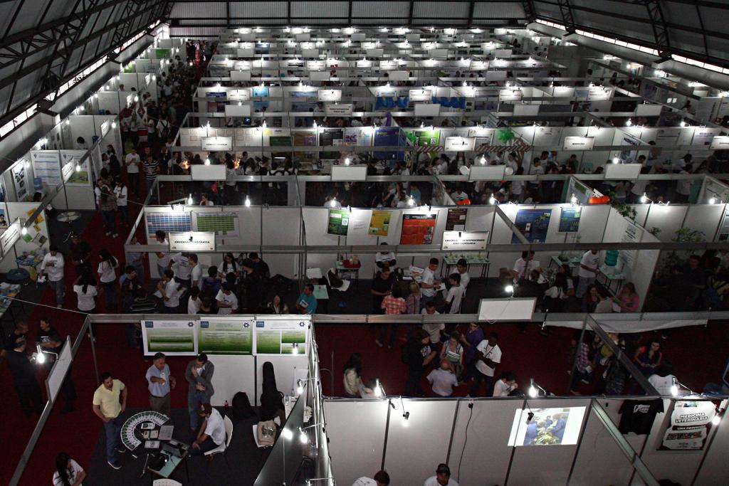 A Feira de Profissões da UFPR (foto) e da Universidade Positivo também ocorrem em agosto | Felipe Rosa/Arquivo Gazeta do Povo