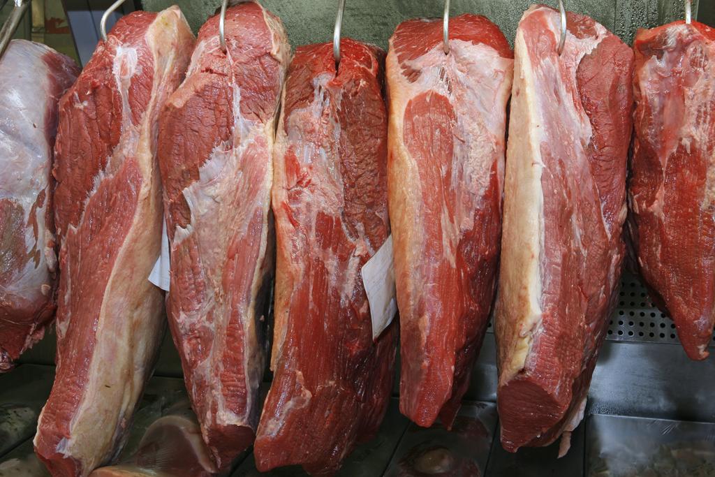 A instituição afirma que o “mercado externo continua preocupando frigoríficos brasileiros” | Antônio More / Agência de Notícias Gazeta do Povo/Antônio More / Agência de Notícias Gazeta do Povo