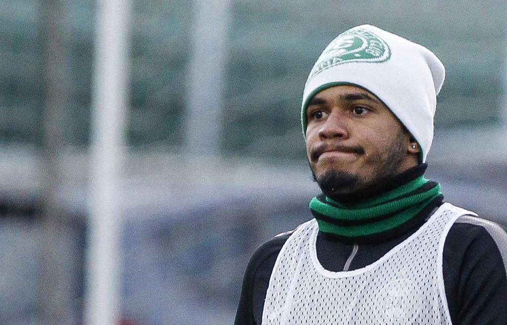 Aos 19 anos, Evandro ganha chance para treinar com a seleção brasileira. | Daniel Castellano/Gazeta do Povo