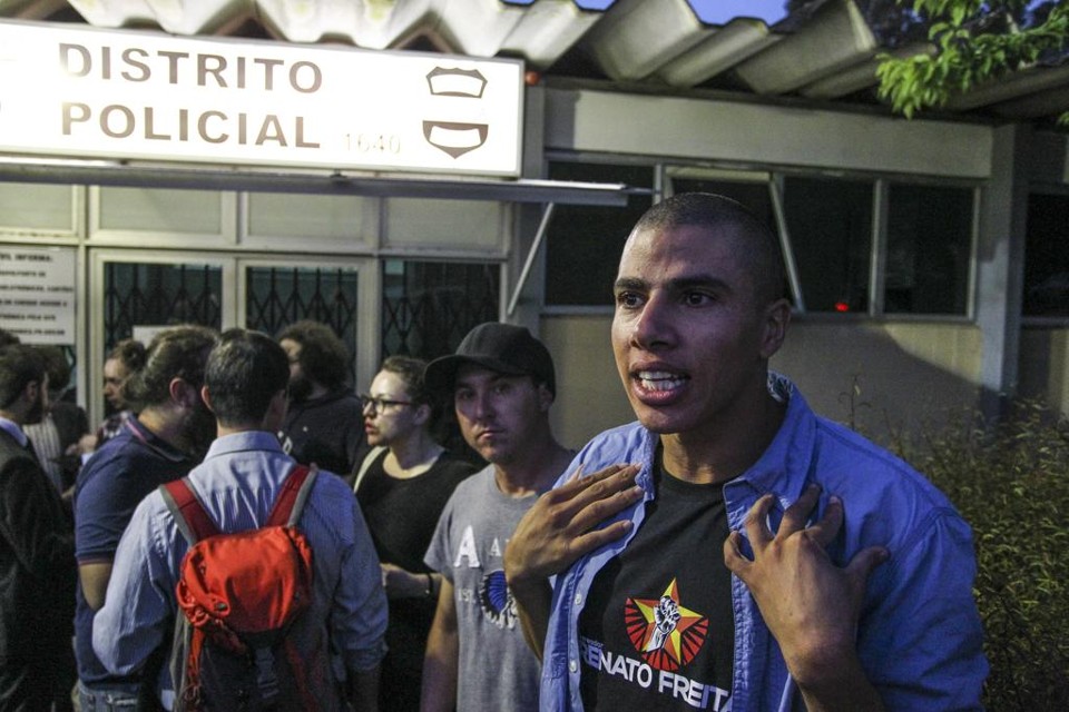 Jovem foi solto na quinta-feira (25), depois de ter passado três horas detido | Daniel Castellano/Gazeta do Povo
