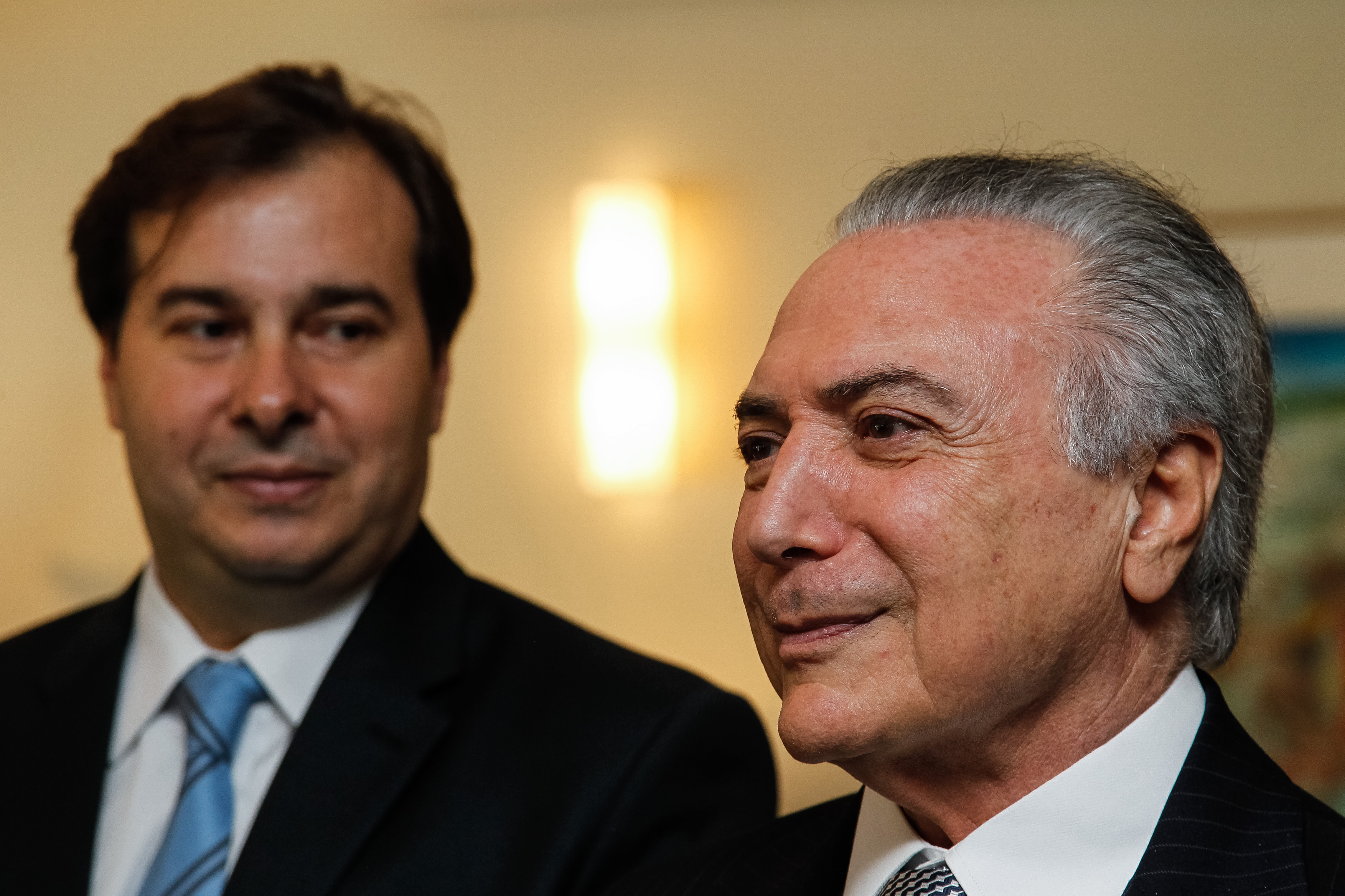 Rodrigo Maia (à esq.) fez um almoço para líderes partidários que teve a presença de Michel Temer | Beto Barata/PR