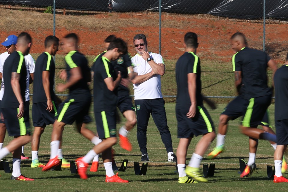 Micale desembarcou em Londrina como atleta junior e seguiu carreira no norte do Paraná como treinador. | /CBF