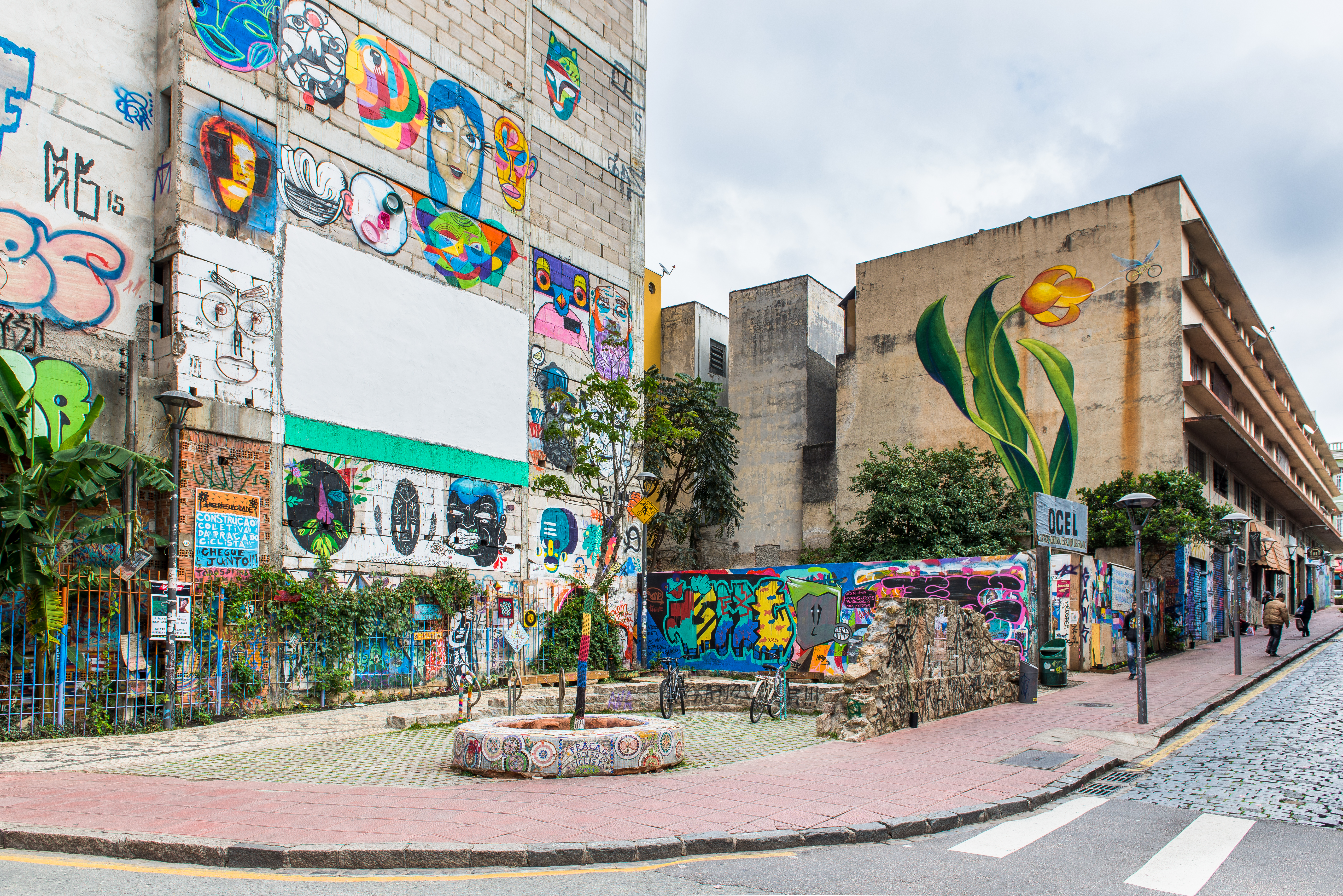 Praça de Bolso do Ciclista: a menor de Curitiba. | Fred Kendi/Gazeta do Povo