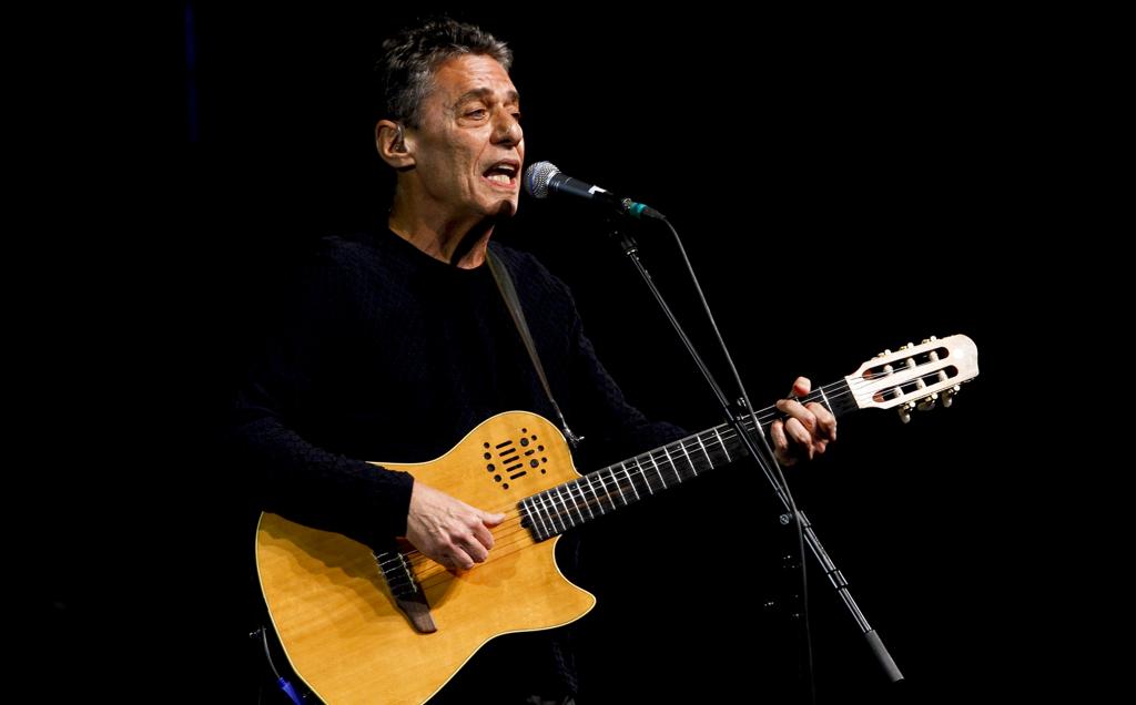 Chico Buarque em Curitiba, no Teatro Guaíra, em 2011: no Rio, manifestação contra Temer | Antonio Costa/Gazeta do Povo