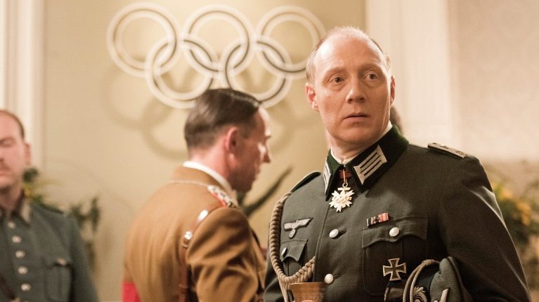 Simon Schwarz como o nazista Wolfgang Fürstner, comandante da aldeia olímpica | Martin Valentin Menke/Divulgação