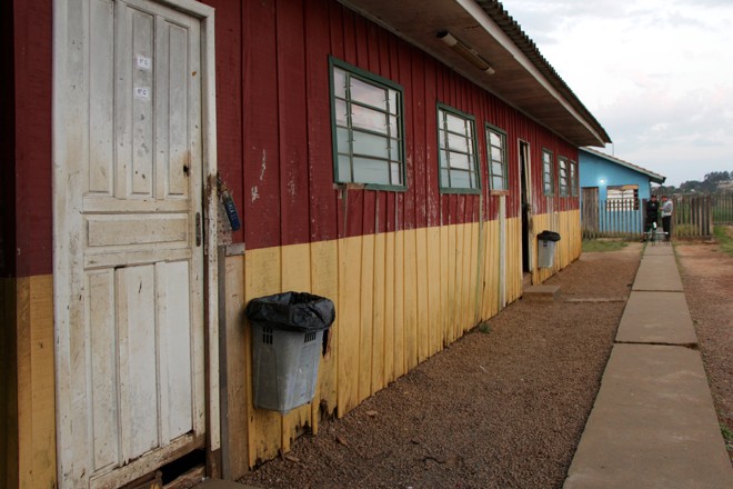 Salas de madeira do Colégio Estadual Frei Doroteu de Pádua são alvo de reclamação dos alunos | Elaine Schmitt/Gazeta do Povo