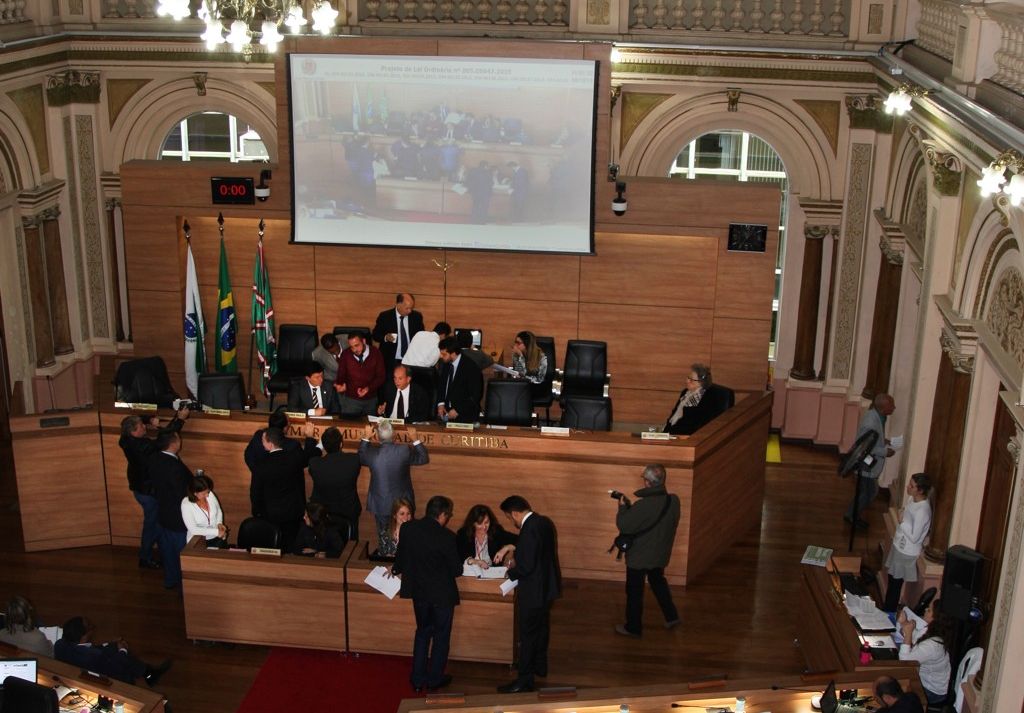 Só neste ano, 98 justificativas de ausências às sessões da Câmara foram apresentadas fora do prazo. | Aniele Nascimento/Gazeta do Povo