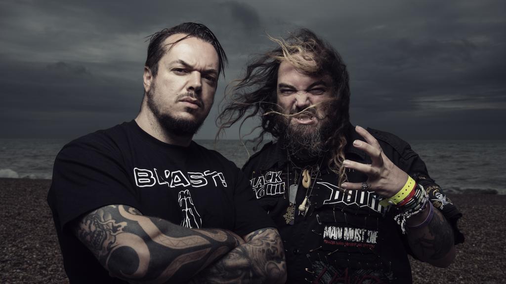 Os irmãos Iggor e Max Cavalera. | /Divulgação