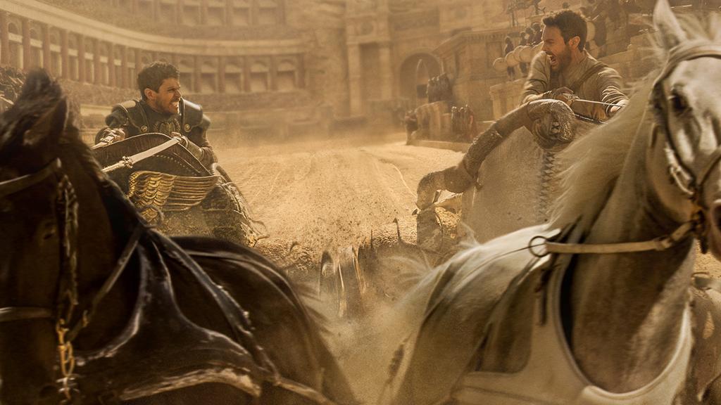 Messala (Toby Kebell) e Ben-Hur (Jack Huston) são irmãos que se enfrentam numa corrida de bigas | Divulgação/