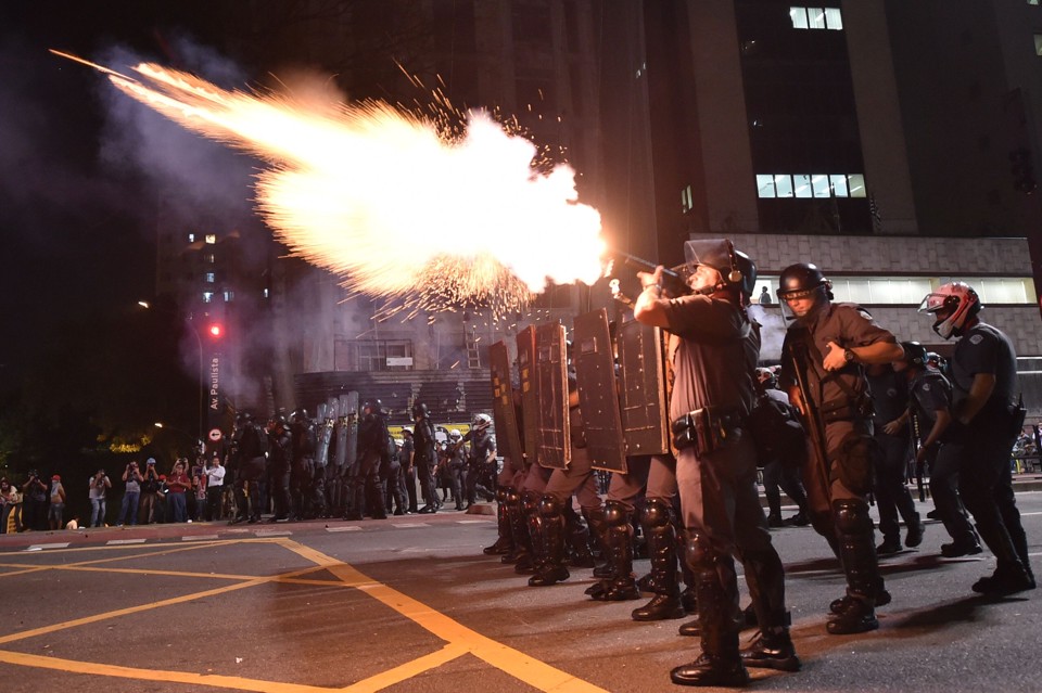 Policiais atiram na Avenida Paulista | NELSON ALMEIDA/AFP