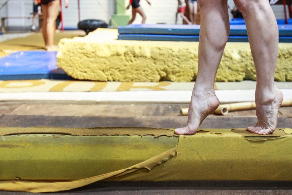 Participante do programa faz exercício em equipamento em condições que renderam críticas à UFPR no fim do ano passado | Daniel Castellano/Gazeta do Povo