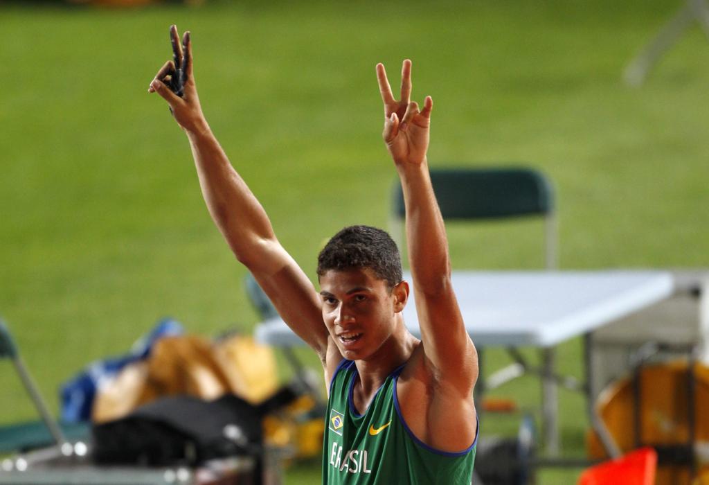 | GN/gk/GUSTAU NACARINO