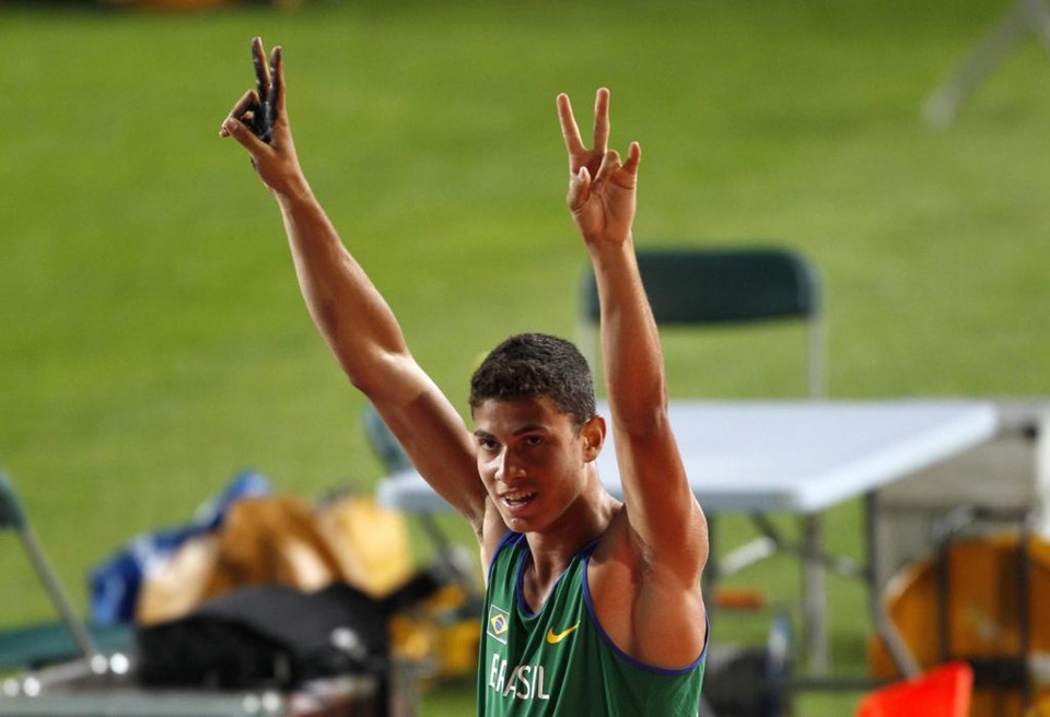 | GN/gk/GUSTAU NACARINO