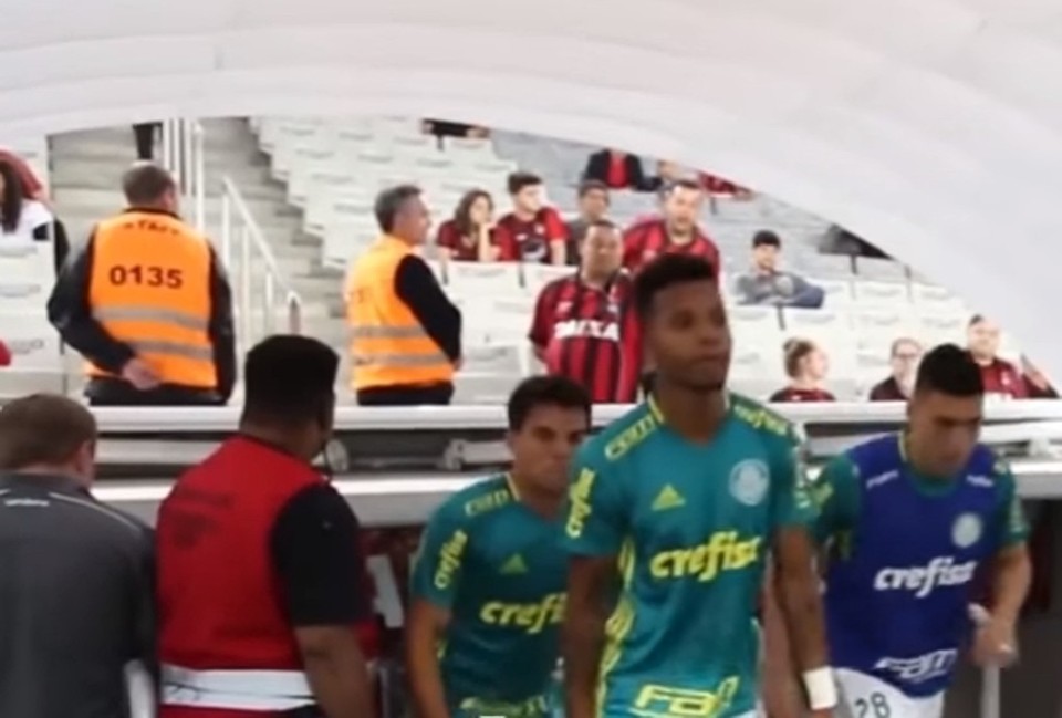 Momento em que ocorreu o caso na Arena da Baixada. | Reprodução TV Palmeiras