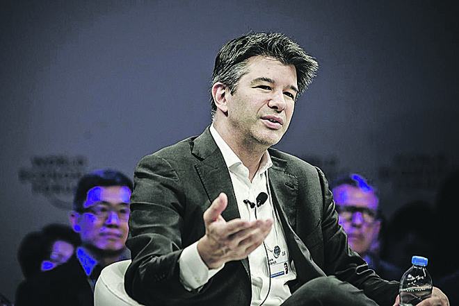 Travis Kalanick, CEO da Uber, em encontro do Fórum Econômico Mundial na Chine em junho de 2016. Na ocasião ele disse que o mercado chinês era o pivô das operações do app. Semana passada, porém, acenou com bandeira branca para a chinesa Didi. | Qilai Shen/Bloomberg