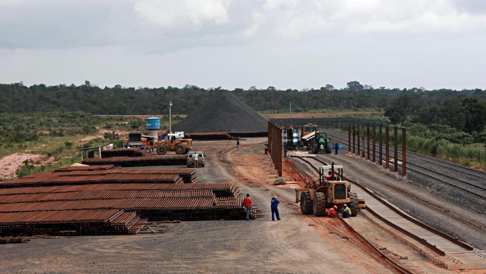 Obras da Ferrovia Norte-Sul, que está no pacote de concessões do governo federal | Albari Rosa/Gazeta do Povo