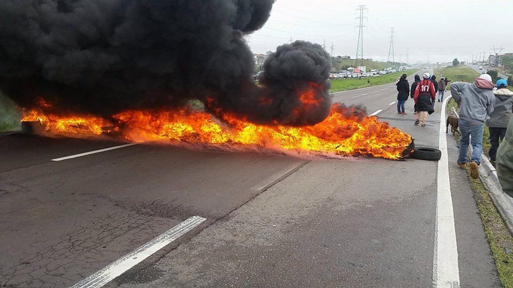Protesto na BR-376 nesta quinta-feira (22) | Brayan Valencio/Colaboração