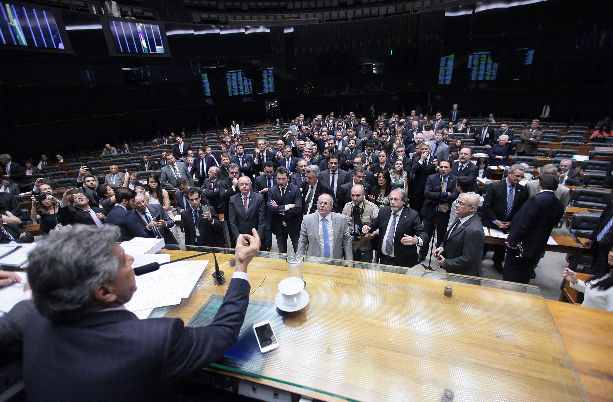 Plenário da Câmara teve momentos de inquietação com a proposta para “perdoar” o caixa 2 passado | Antonio Augusto / Câmara dos Deputados