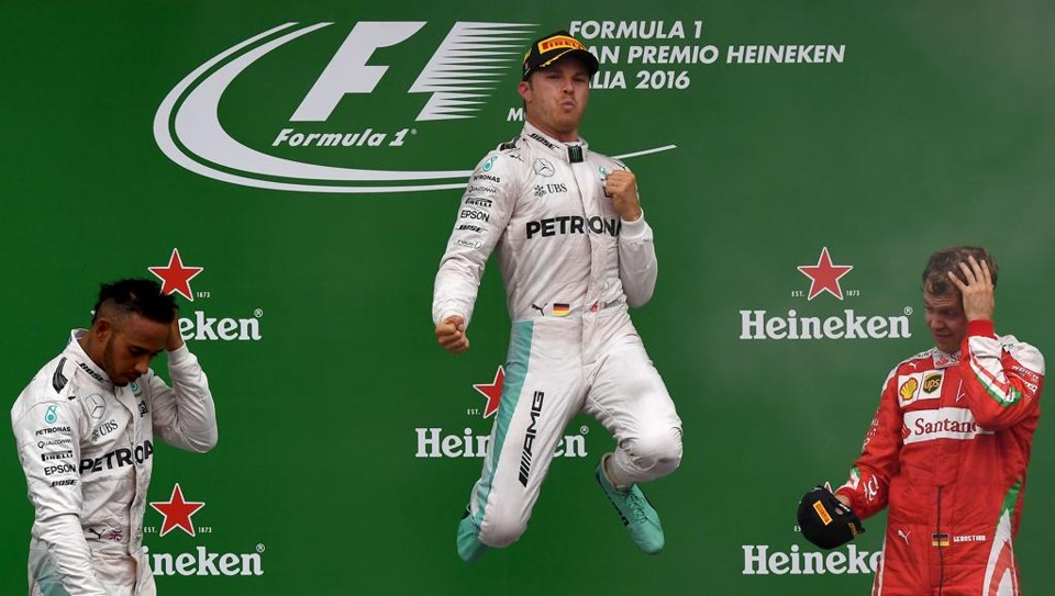 Hamilton erra na largada, Rosberg vence na Itália e embola briga pelo título | GABRIEL BOUYS/AFP