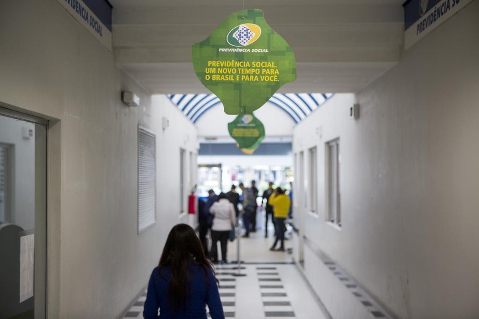 Temor de mudanças na Previdência aumenta procura por aposentadoria | Henry Milleo/Gazeta do Povo