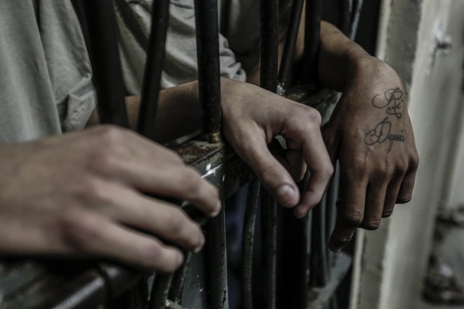 Adolescentes sentenciados aguardando vaga em unidade de internação do estado. | Jonathan Campos/Gazeta do Povo