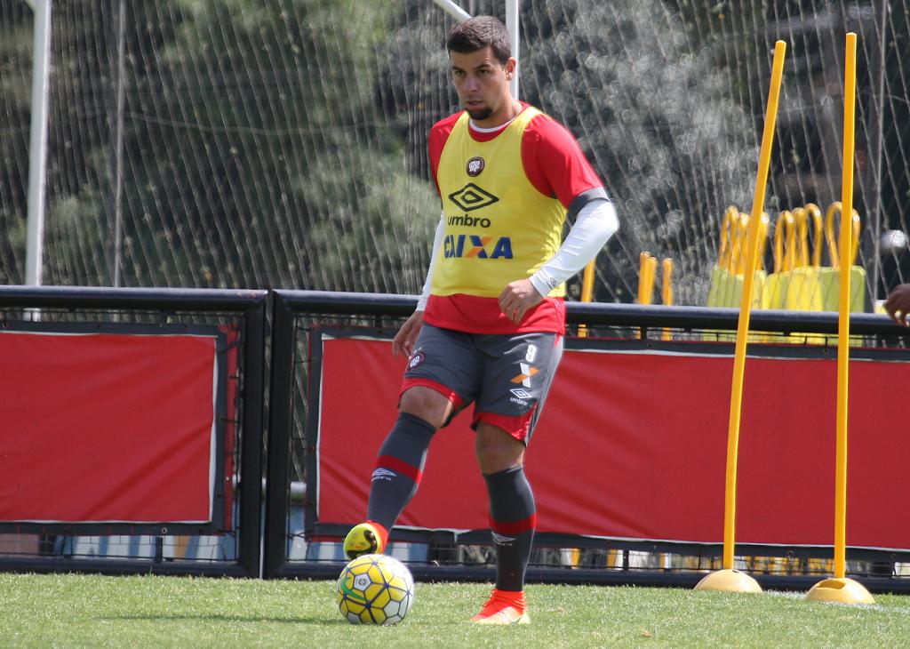 André Lima não balança a rede há mais de dois meses. | Aniele Nascimento/Gazeta do Povo