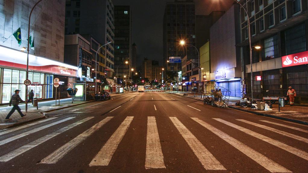 Cidade esvaziada: origem da violência é um tema difícil para os candidatos. | Daniel Castellano / Gazeta do Povo