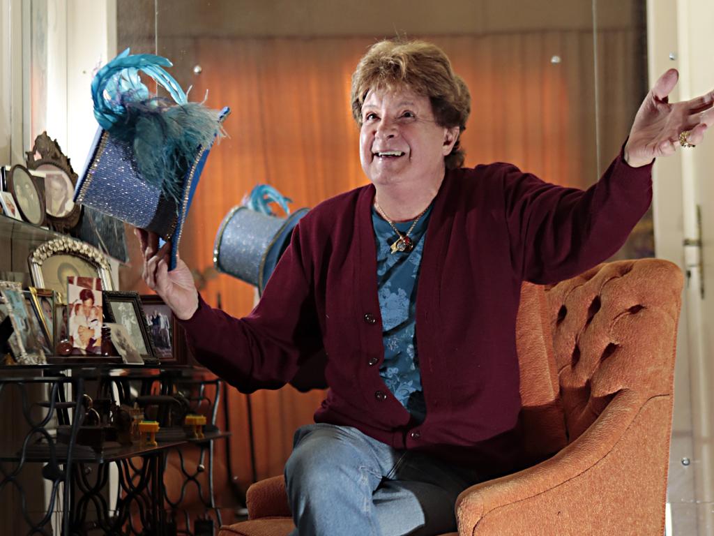 Ney Souza em seu apartamento: destaque do carnaval. | Albari Rosa/Gazeta do Povo