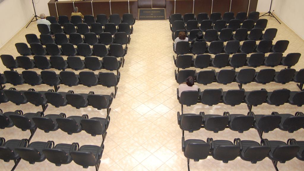 Câmara em Santo Antônio da Platina: redução dos salários dos parlamentares foi por pressão popular – o mesmo ocorreu em Mauá da Serra e em São Mateus do Sul. | Marco Martins/Arquivo