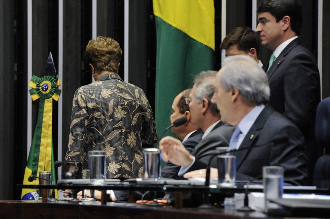 Dilma se dirige à tribuna do Senado, na última segunda-feira (29) ,em Brasília, durante sessão de julgamento da admissibilidade do processo de impeachment,. | Edilson Rodrigues /Agência Senad