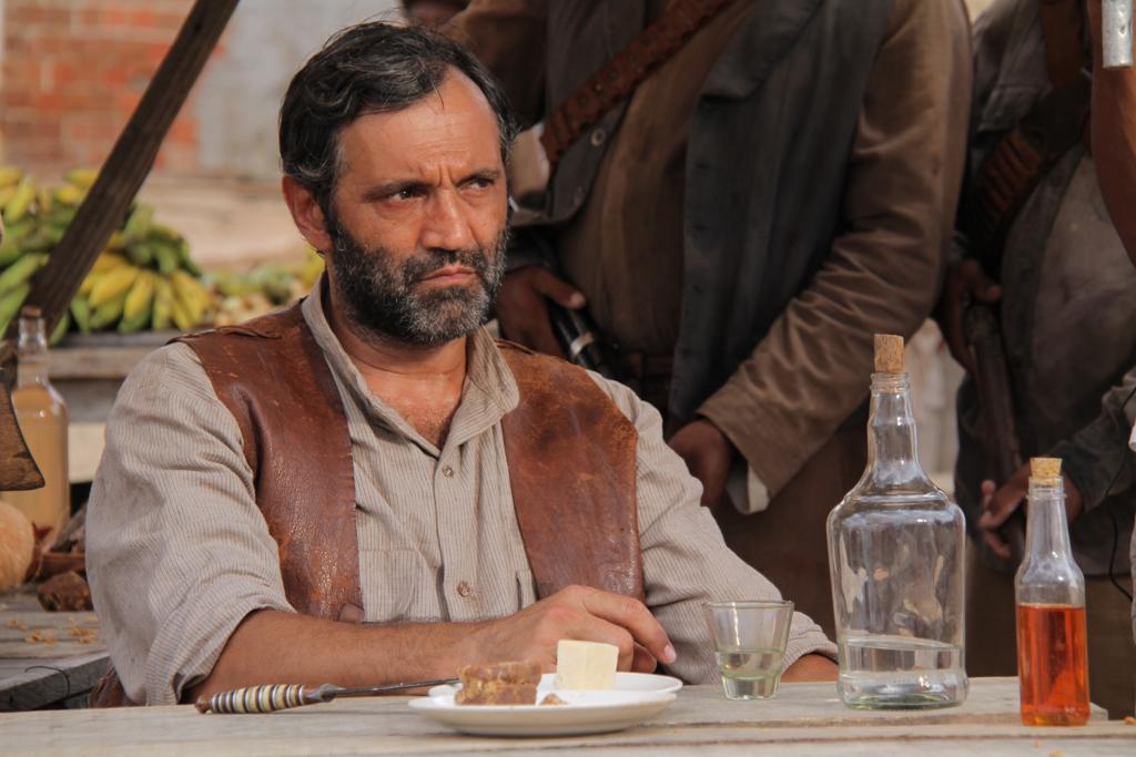 Ator durante cena do personagem “Santo”, na novela global ‘Velho Chico’ | Divulgação/TV Globo