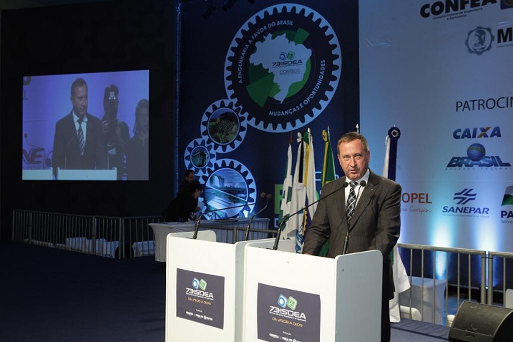 O engenheiro civil Joel Krüger, presidente do Conselho Regional de Engenharia e Agronomia do Paraná (Crea-PR) | Divulgação/