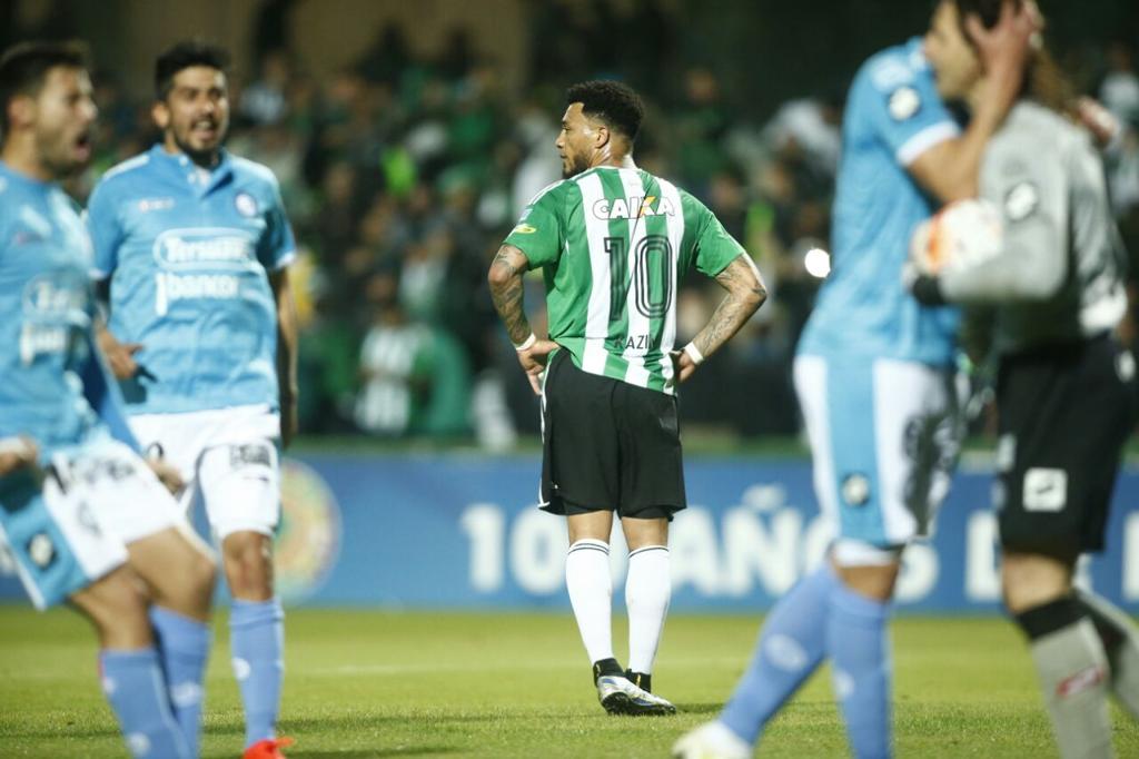 Kazim perdeu pênalti no primeiro tempo. | Hugo Harada/Gazeta do Povo