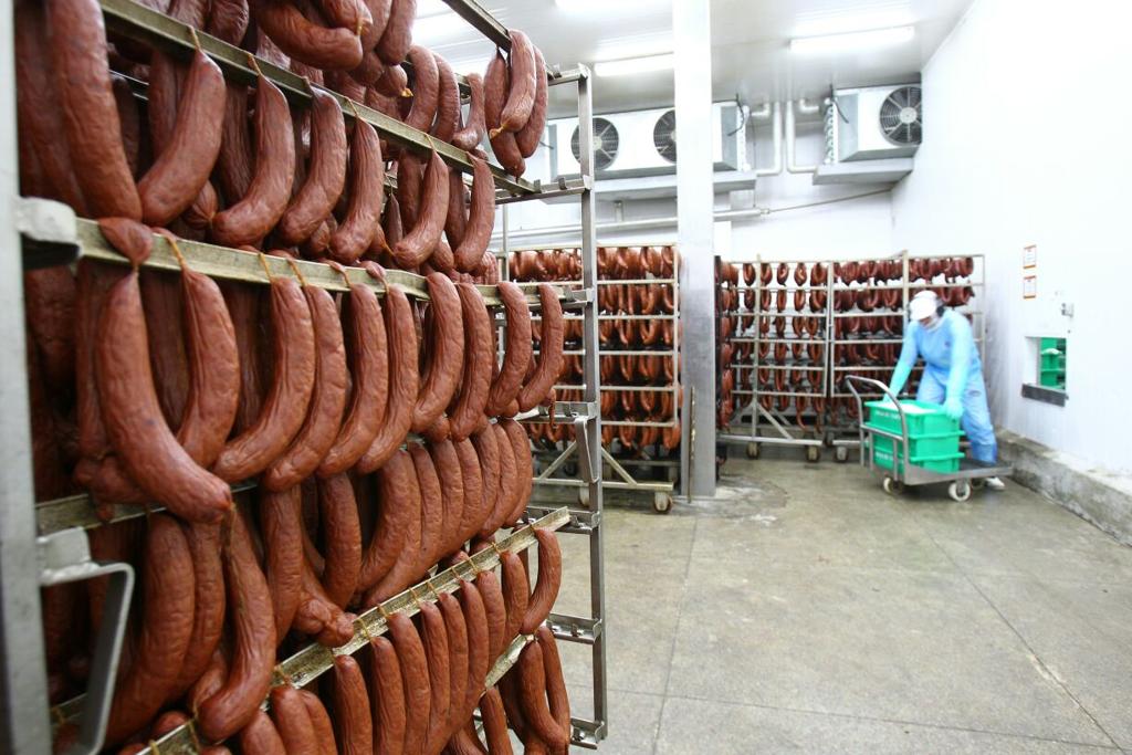 Frigorífico foi uma forma de agregar valor e garantir destinação dos suínos produzidos pelos sócios | Daniel Castellano/Agência de Notícias Gazeta do Povo