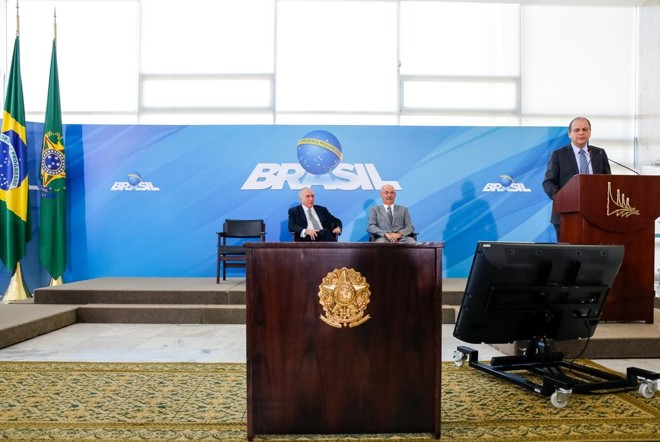 Barros discursa, com Temer ao fundo | Carolina Antunes/Presidência da República