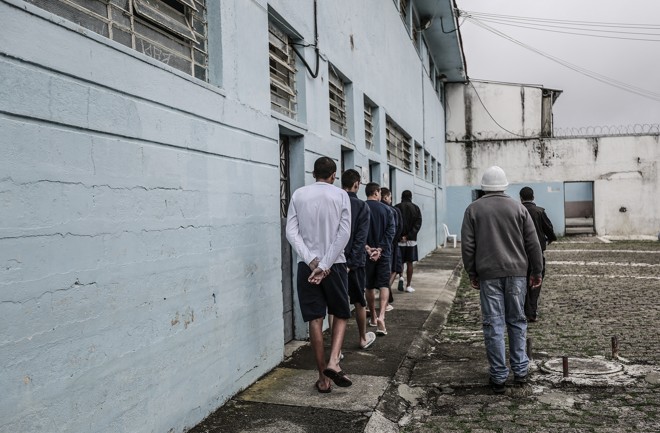 Jovens deixando suas aulas no Educandário São Francisco, em Piraquara. | Jonathan Campos/Gazeta do Povo