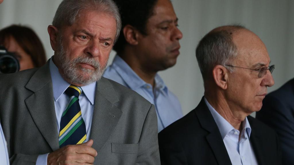 Lula e o presidente do PT, Rui Falcão. | José Cruz/Agência Brasil