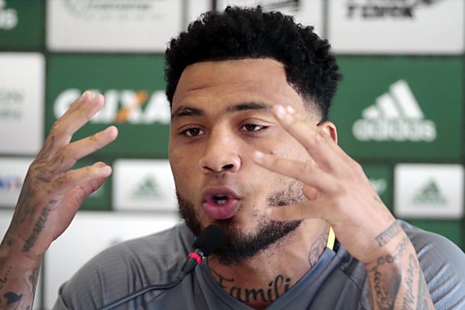 Jogador inglês naturalizado turco fará sua estreia em uma competição sul-americana. | Albari Rosa/Gazeta do Povo