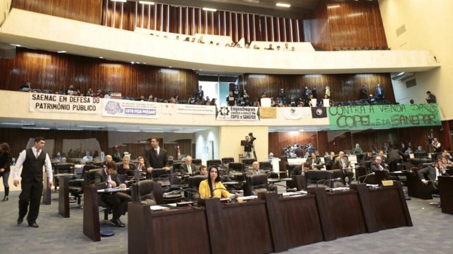 Assembleia Legislativa tem protestos contra o pacotaço do governo do Paraná. | Albari Rosa/Gazeta do Povo