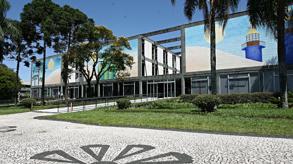 Na visão do Sismuc, a única forma de garantir a sustentabilidade do regime de previdência é manter os repasses extras estipulados em 2008. | Felipe Rosa
/Arquivo / Gazeta do Povo