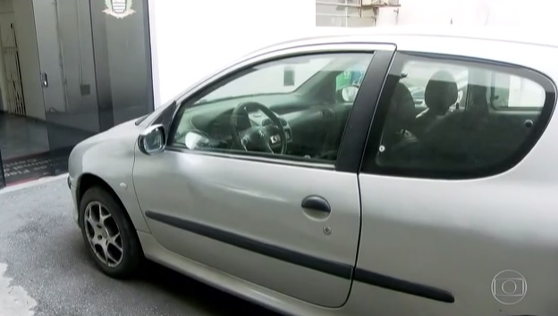 Carro de onde a flecha teria sido atirada | SP TV/Divulgação
