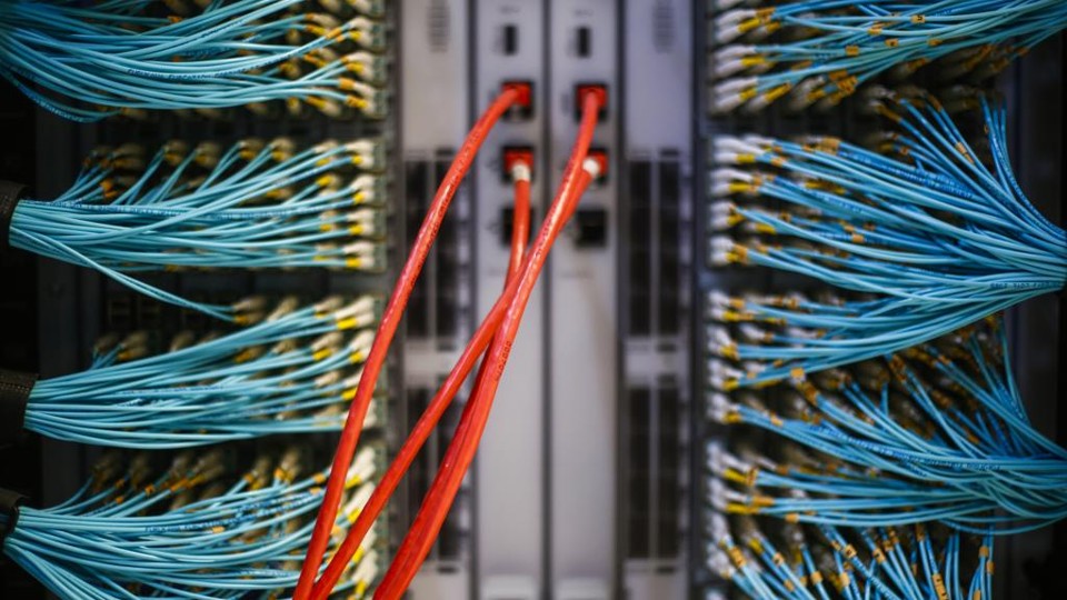 Cabos de fibra óptica da Furukawa: trainee aberto em Curitiba. | Daniel Castellano/Gazeta do Povo
