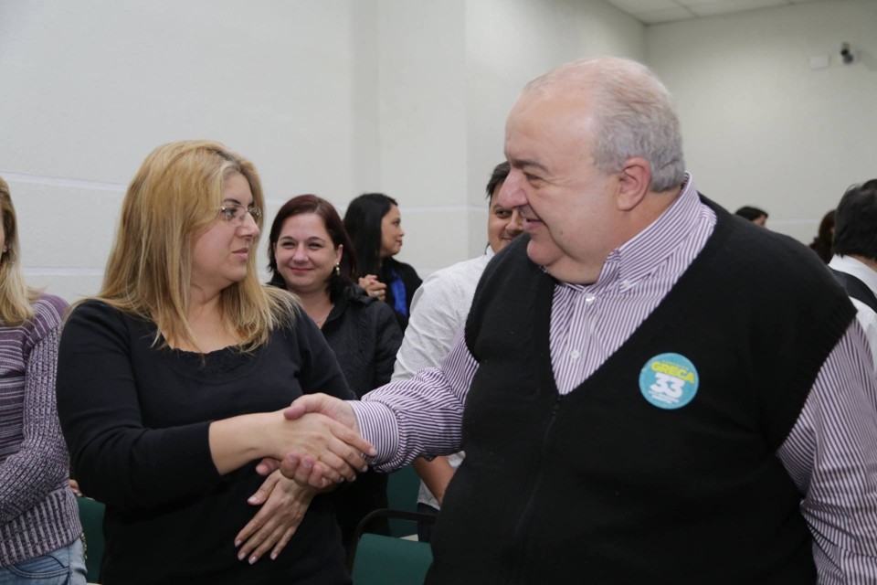 Candidato do PMN faz campanha com representantes dos Centros Municipais de Educação Infantil (CMEIs) | Reprodução/Facebook de Rafael Greca