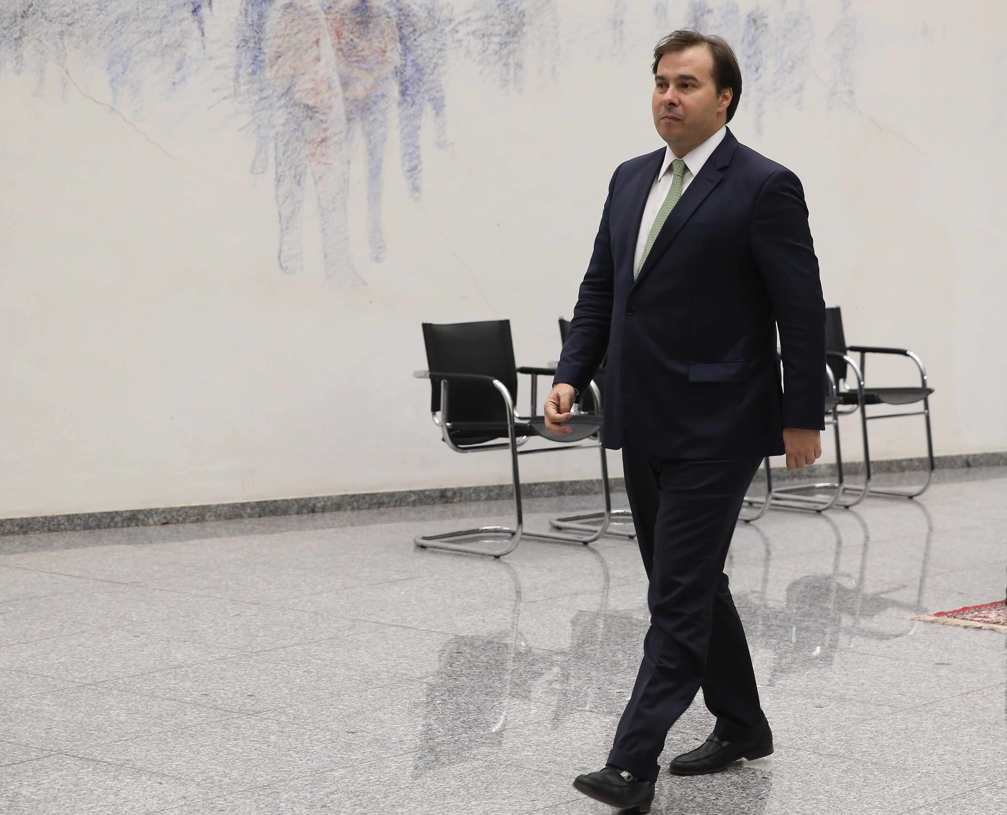 Lei com novas regras para crédito suplementar foi sancionada por Rodrigo Maia, que ocupa a Presidência da República na ausência de Michel Temer. | Valter Campanato/Agência Brasil